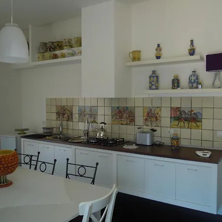 Casa Alba Siciliano Bed and Breakfast 3*